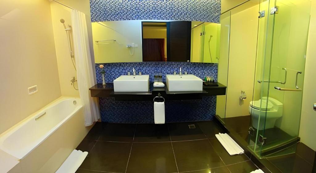 פדאנג Grand Basko Hotel מראה חיצוני תמונה
